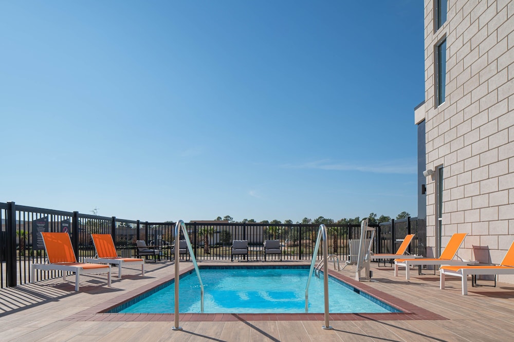 Aloft Katy Mills 15/39