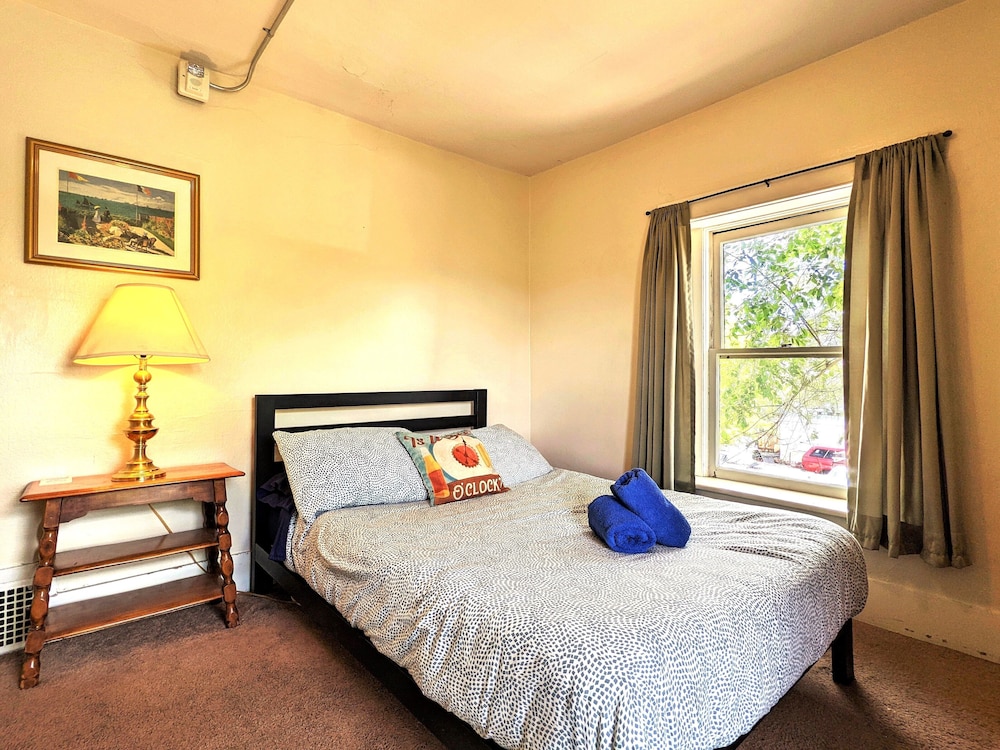 COMFORT, DOUBLE BED, CORNER