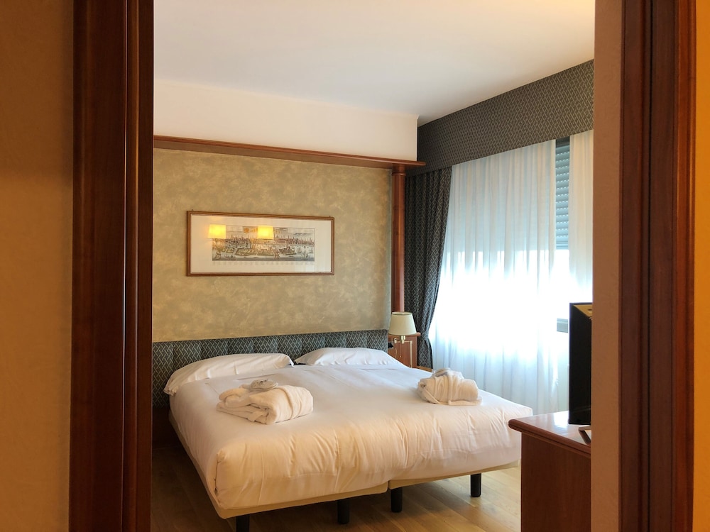 Best Western Hotel Crystal 10/24