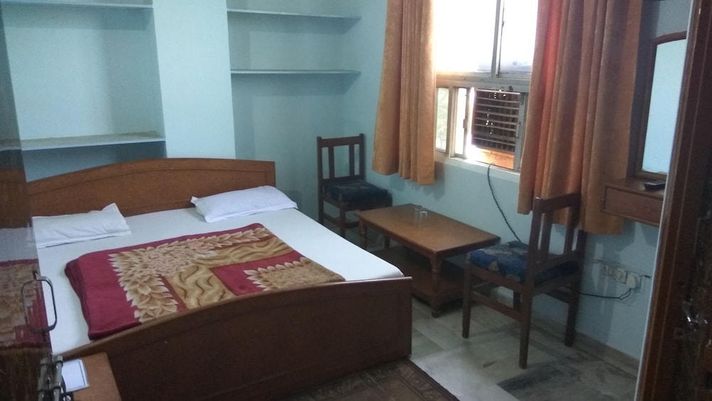 Hotel Ganga Kripa 15/37