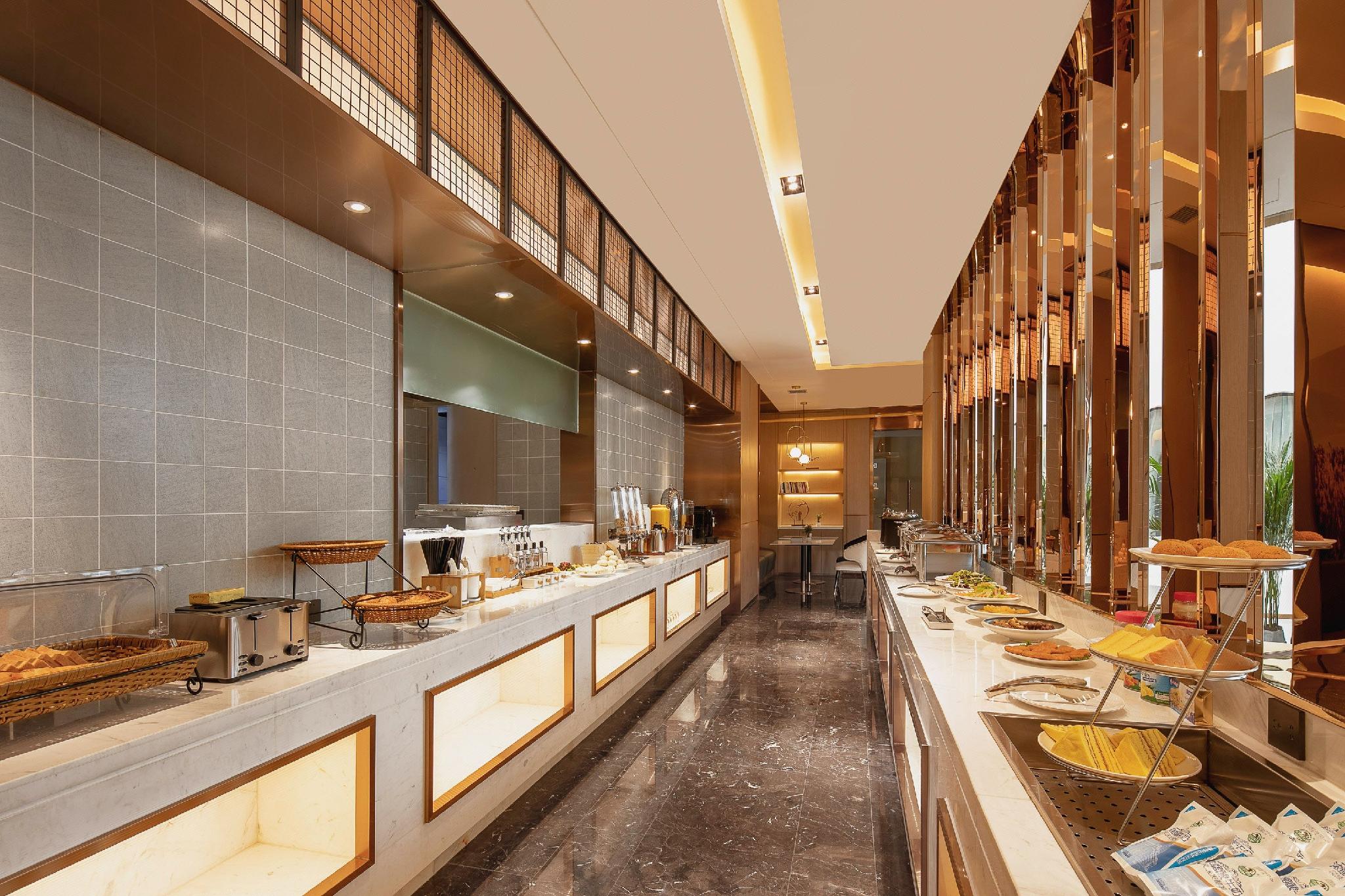 Atour Hotel (Qilihe Bridge, Lanzhou High Speed Railway Station) 37/45
