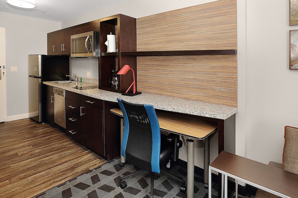 TOWNEPLACE SUITES GROVE CITY MERCER/OUTLETS 48/48