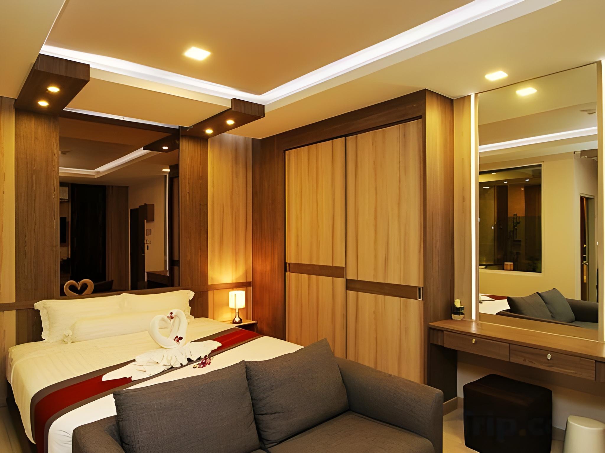 Super, Plus, Superior, King Bed, Bathtub