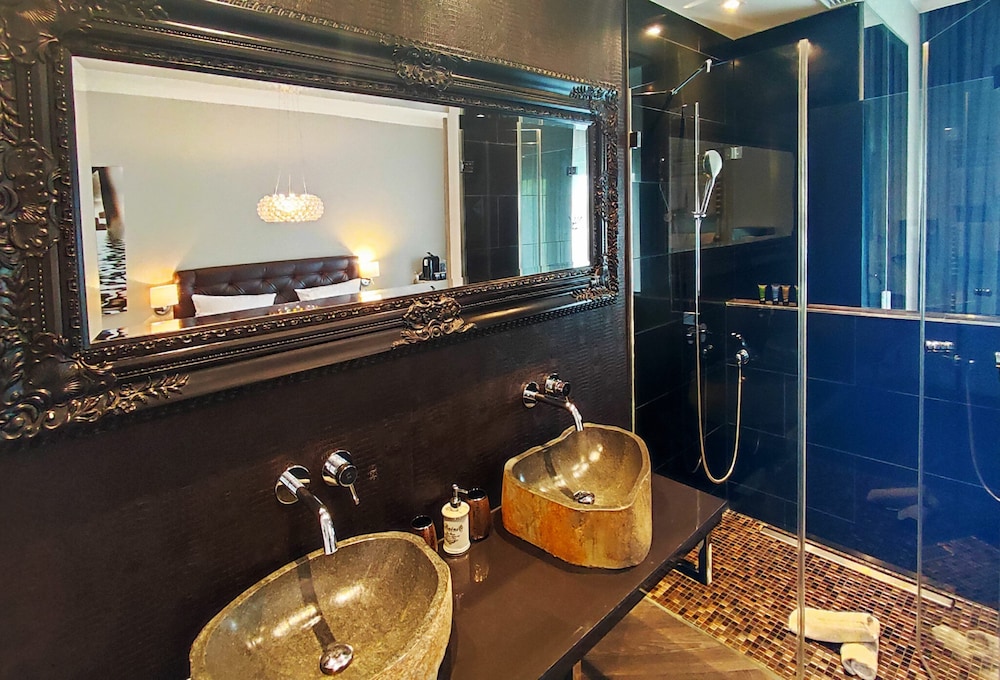 Villahotel Rheinblick 21/50
