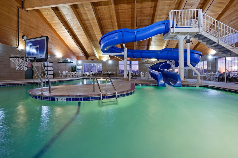 Country Inn Suites By Radisson Willmar Mn 21/39