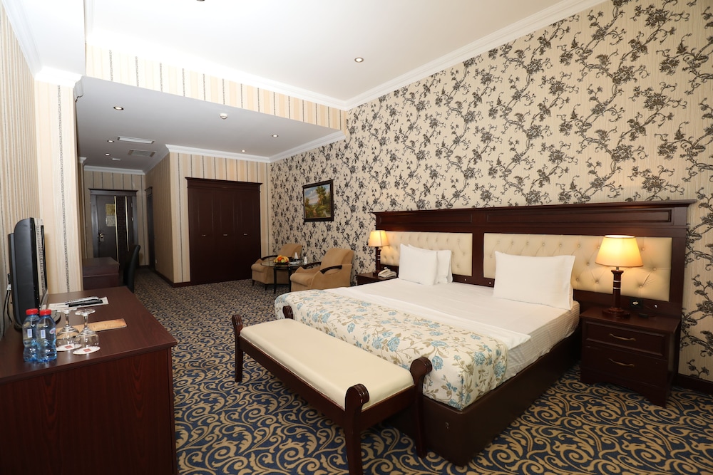 Modern Hotel Baku 24/55
