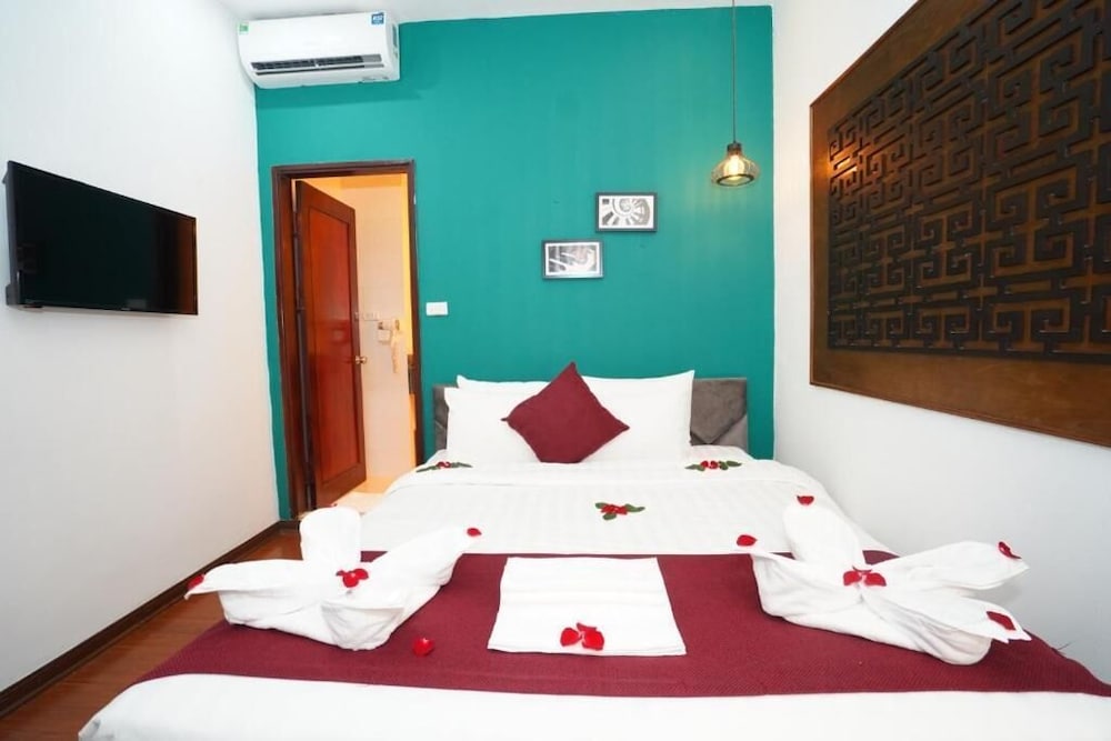 NT Elysian Hotel 54/76