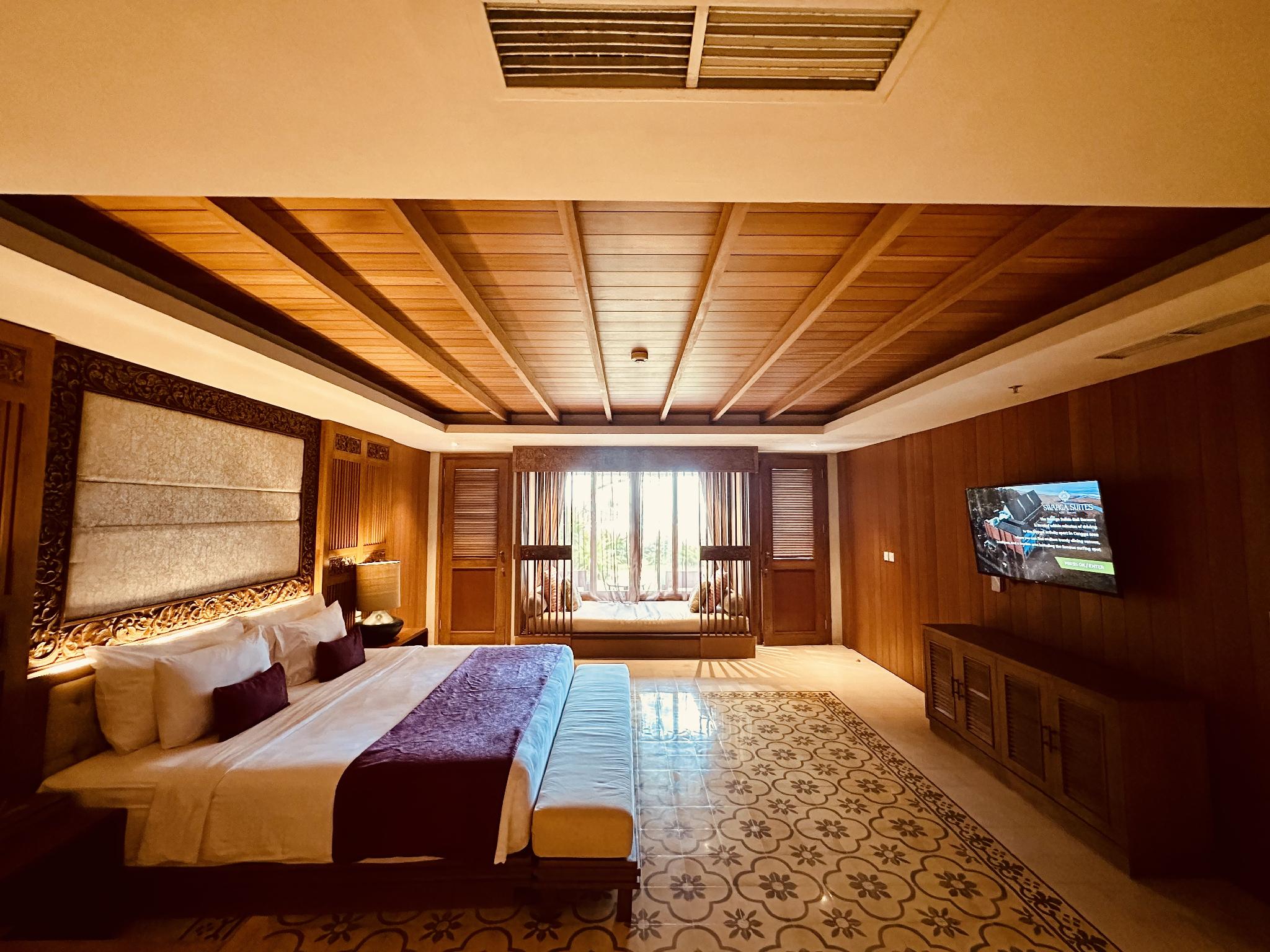 Royal, Suite, King Bed, Ocean Front