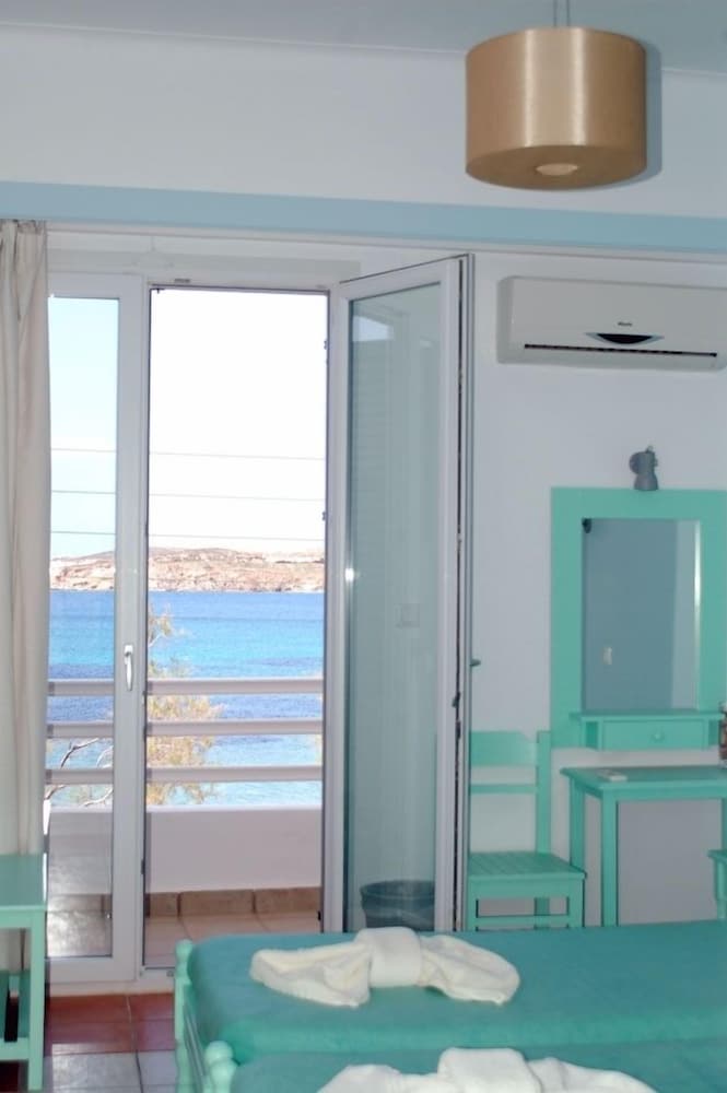 Paros Hotel 42/43
