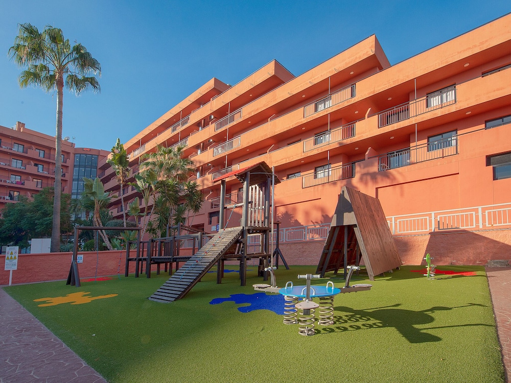 Fuengirola Beach Aparthotel 41/48