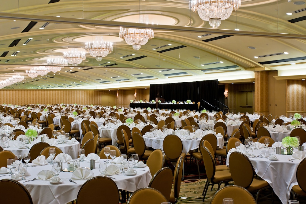 Crowne Plaza Louisville Airport Expo Center 58/79