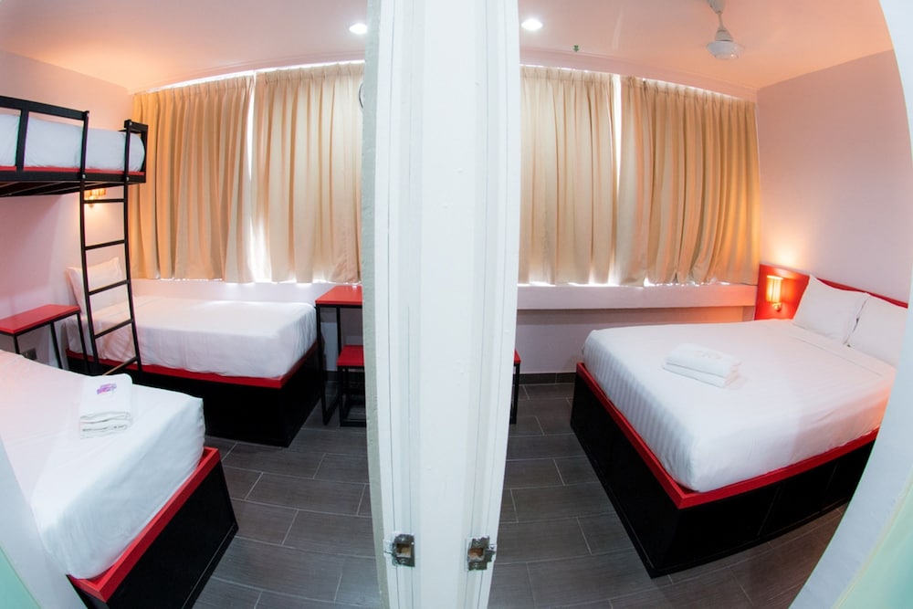 Tune Hotel Waterfront Kuching 33/39