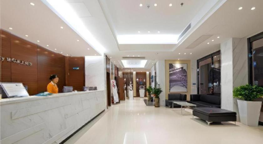 City Comfort Inn (Maoming High Speed Railway Station Wenming Road) 23/57