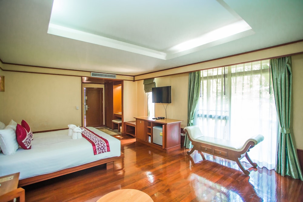 Sappraiwan Elephant Resort & Sanctuary 10/50