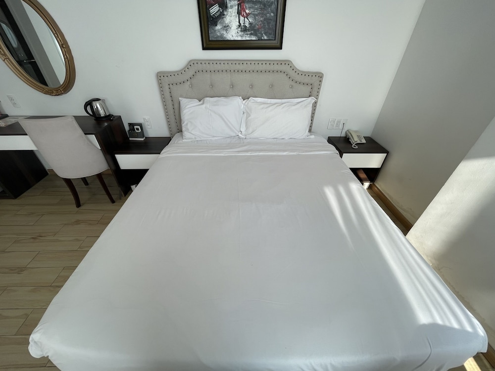 RHM Luxury Hotel And Suite 14/53