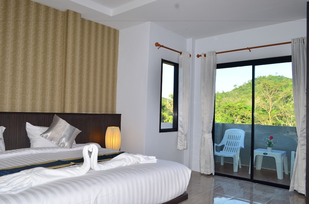 Lanta Nice Beach House 7/48