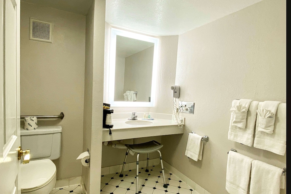 Quality Inn Harlingen TX 11/17