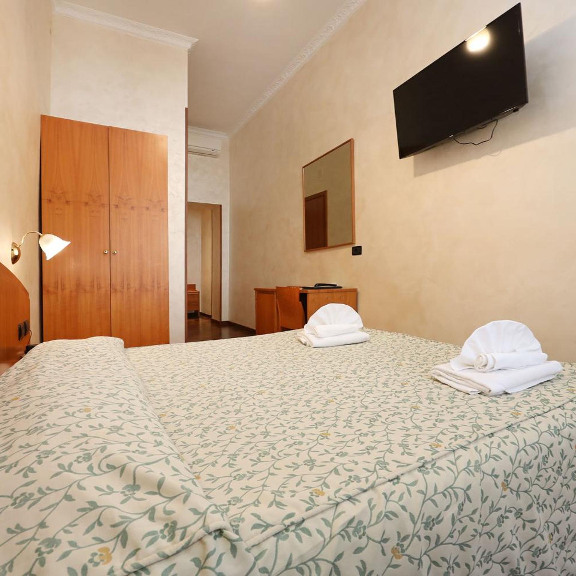 Room, Double Bed