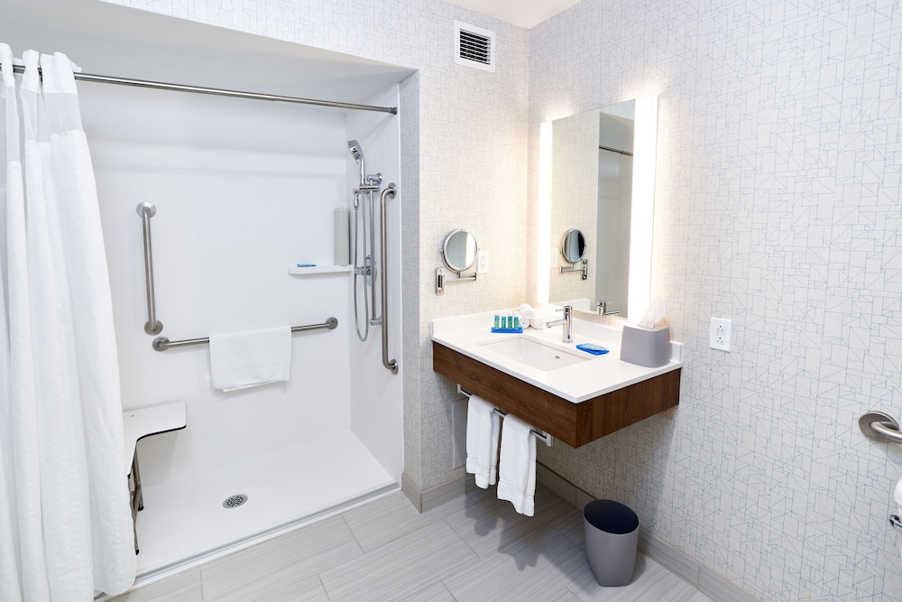 Holiday Inn Express Suites Dieppe Airport 14/63