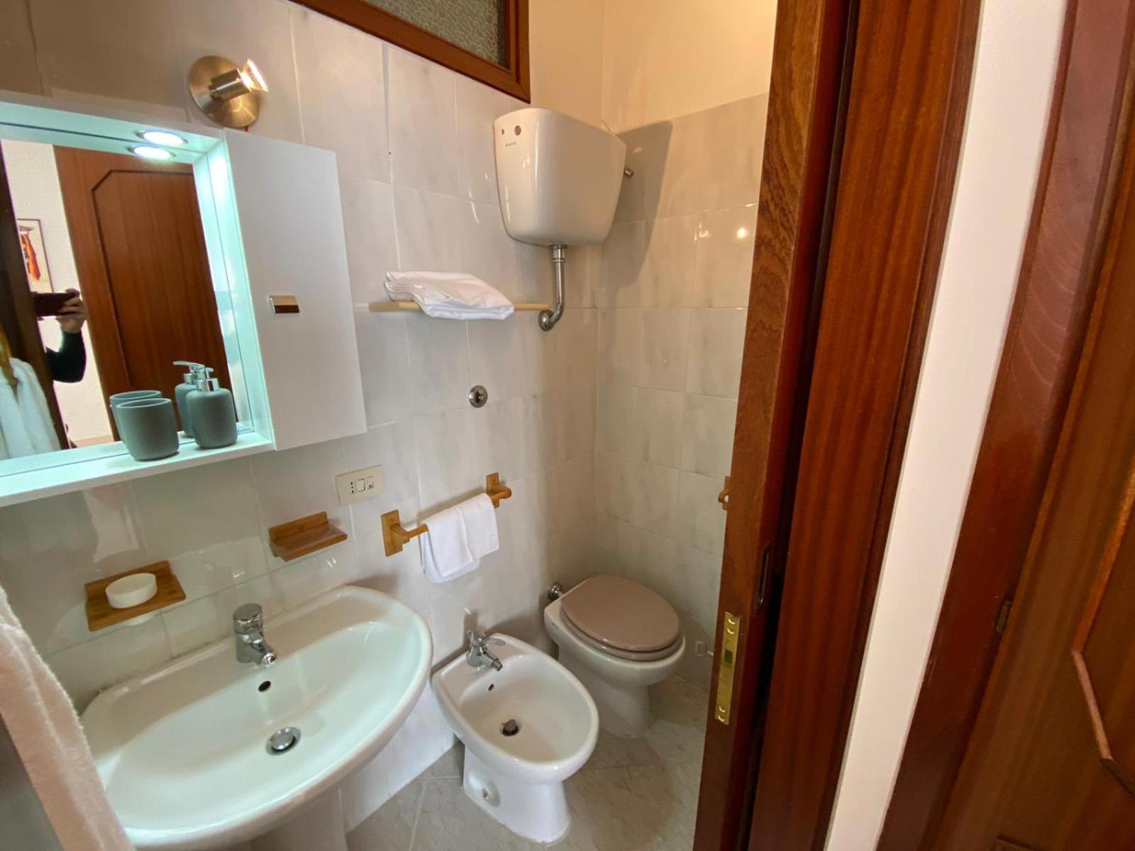 Hotel Centosedici 50/50