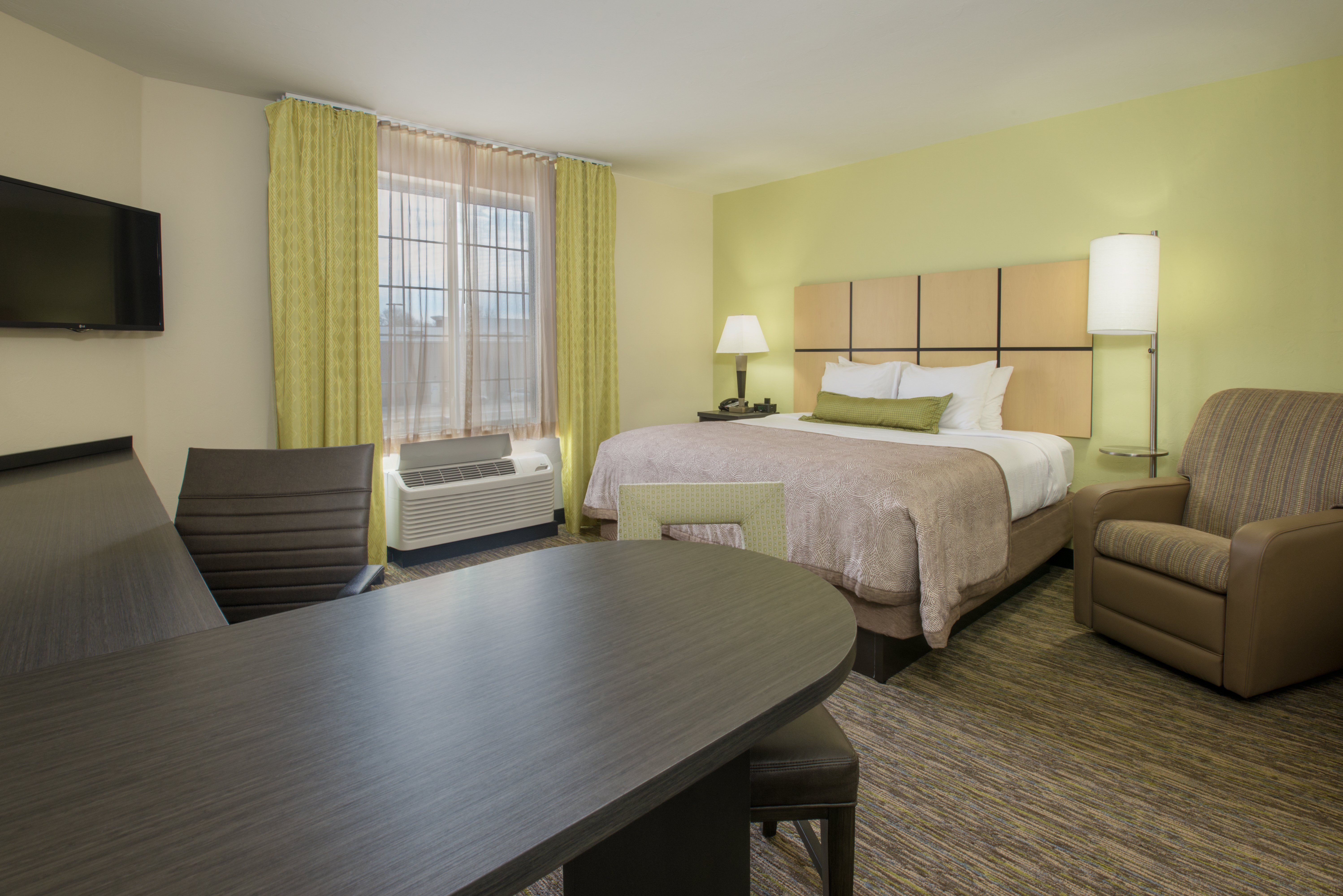 Candlewood Suites Midwest City 18/45