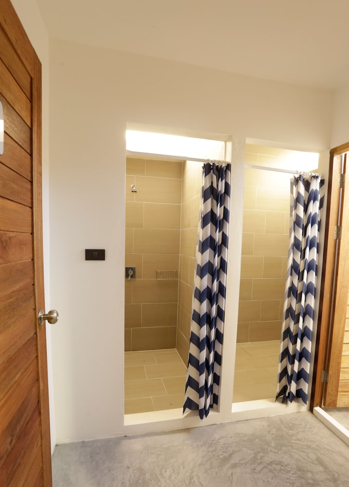 Borbaboom Phuket Poshtel & Hostel 33/47