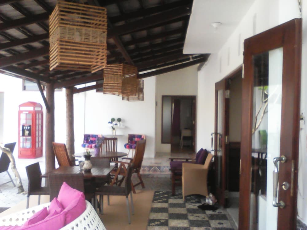 Griya Nendra Hotel 28/50