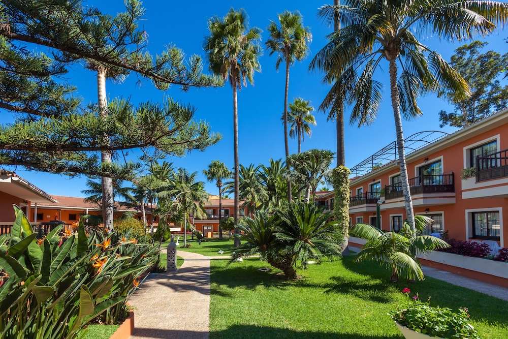 CLUB AMBASSADOR APARTAMENTOS 1/36