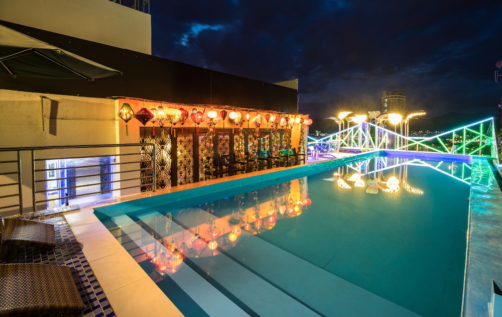 TND Hotel 8/140