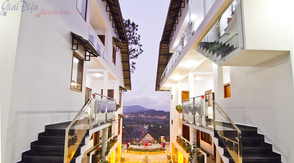 Melody Hotel 34/55