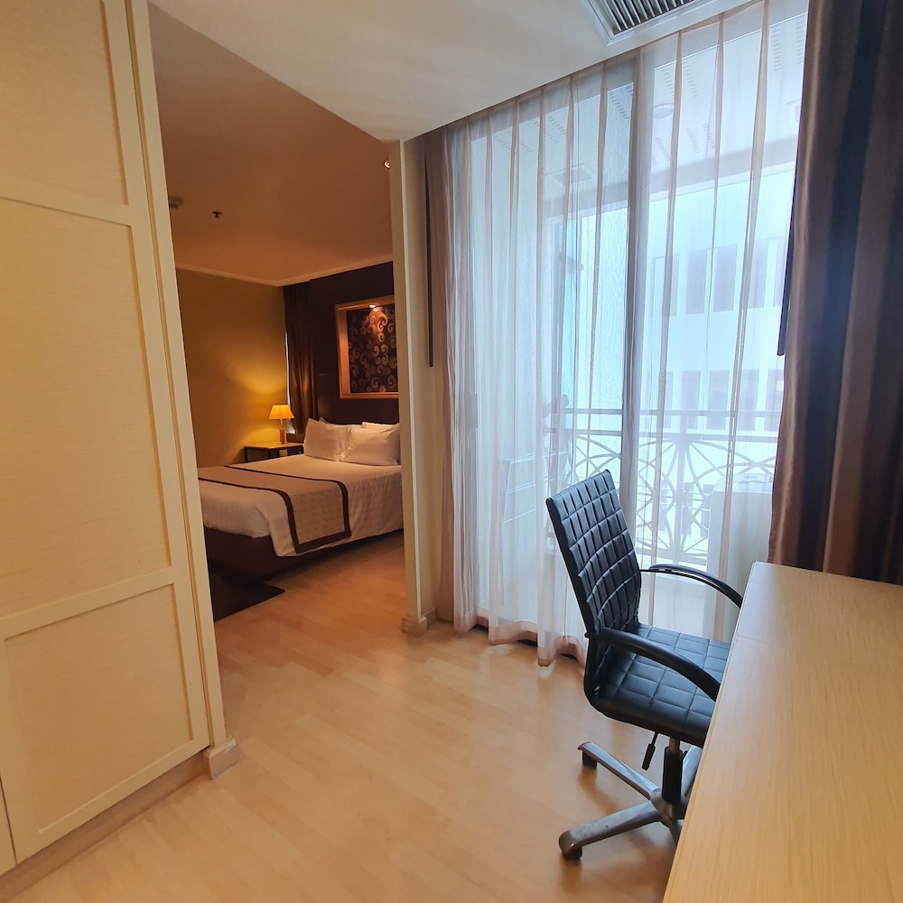 Admiral Premier Bangkok 42/69