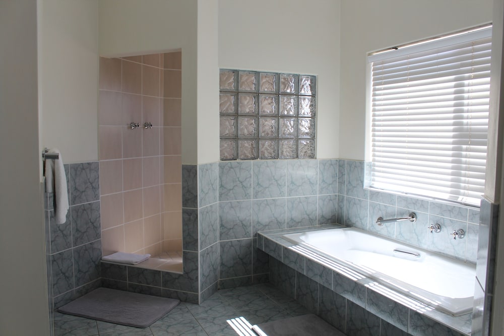 Cinnamon House Bed And Breakfast 44/46