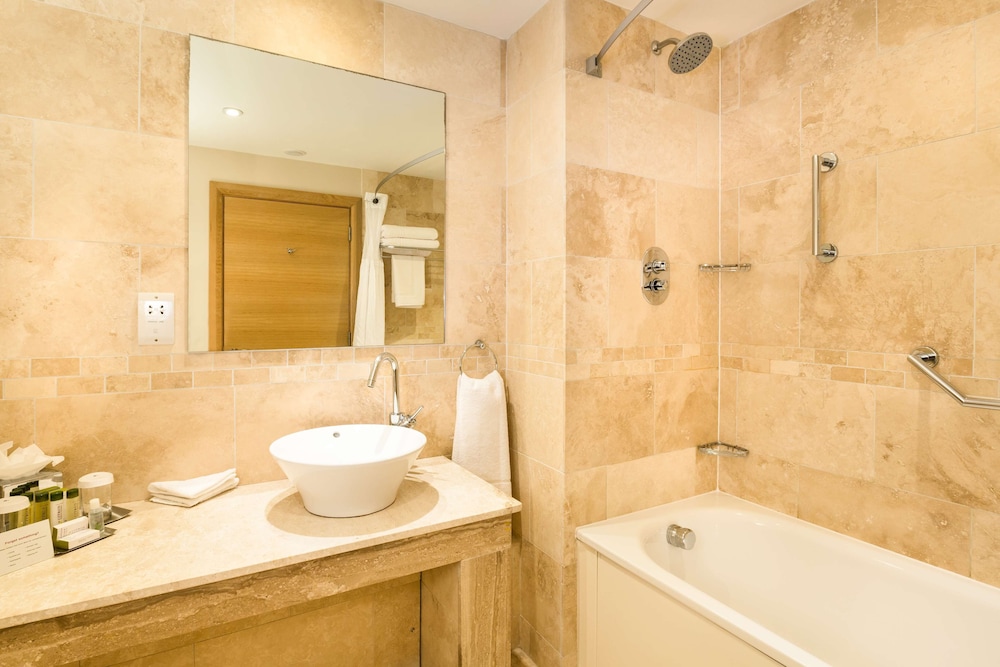 Doubletree By Hilton Milton Keynes 69/83