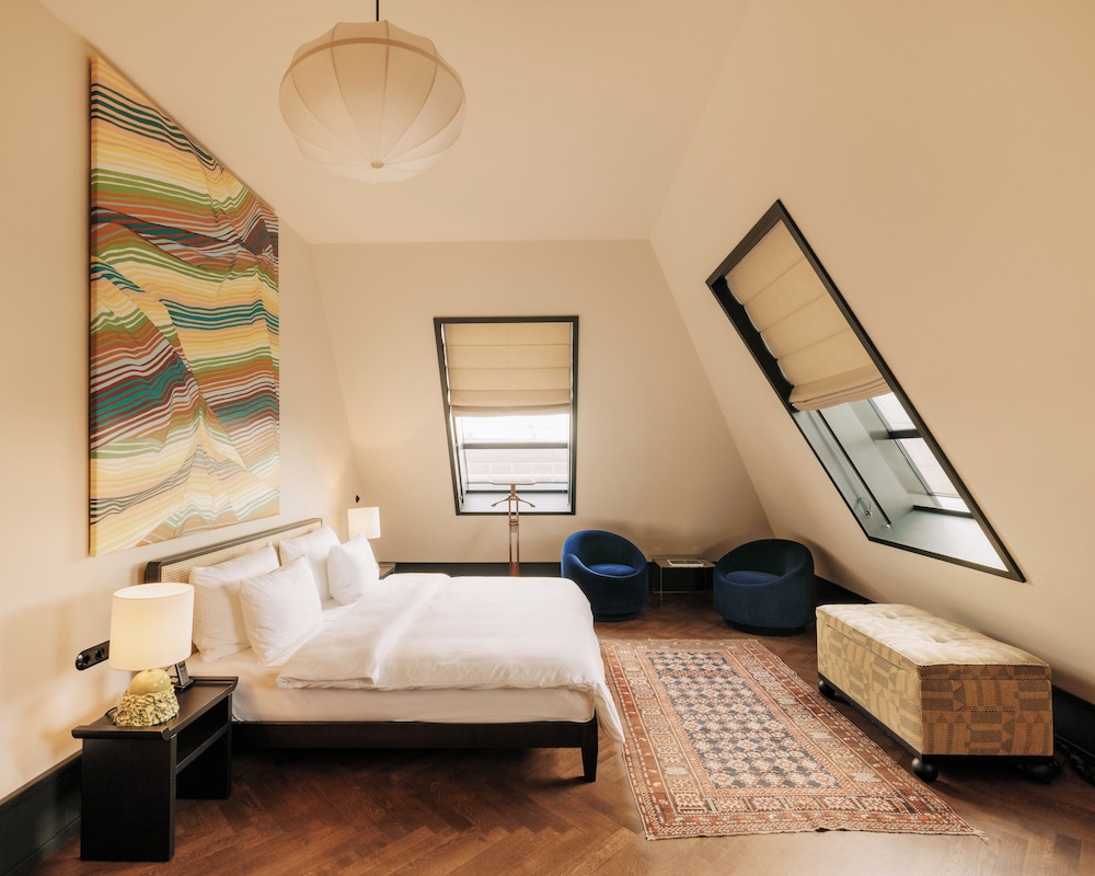غرفة ديلوكس بسرير كينج، Boutique Hotel Chateau Royal 2/6