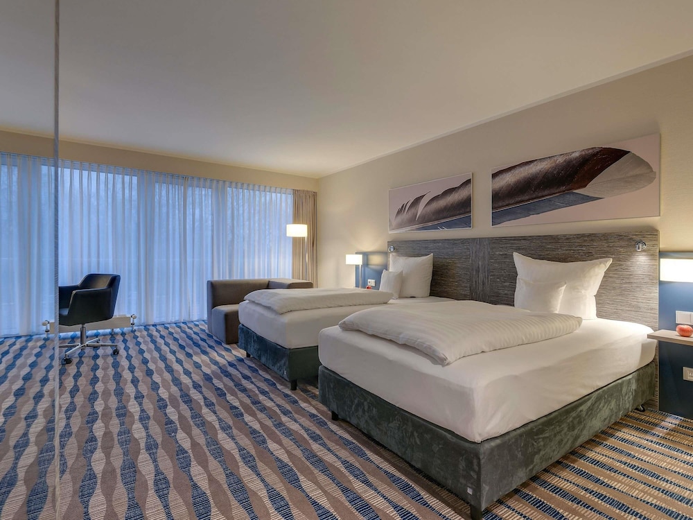 DELUXE, TWIN BEDS