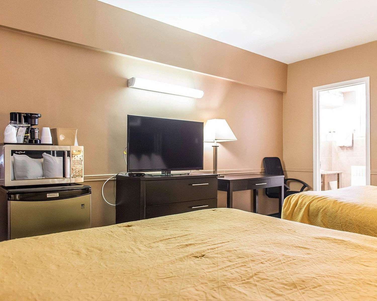 Econo Lodge Downtown Ottawa 32/50