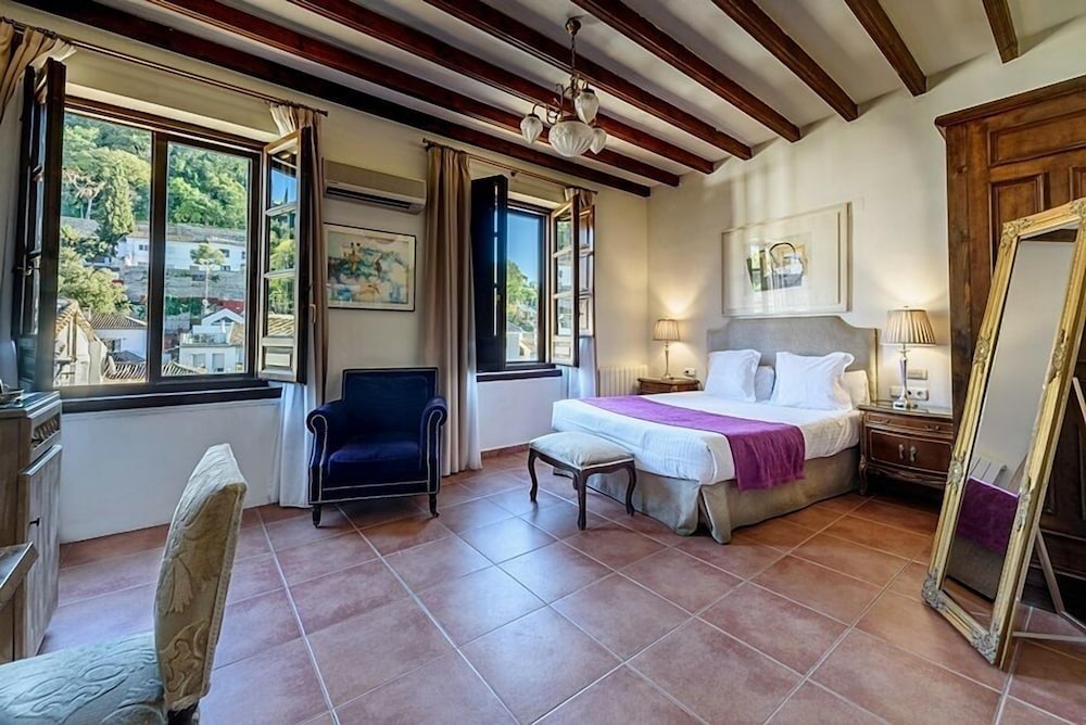 Hotel Palacio de Santa Ines 25/75