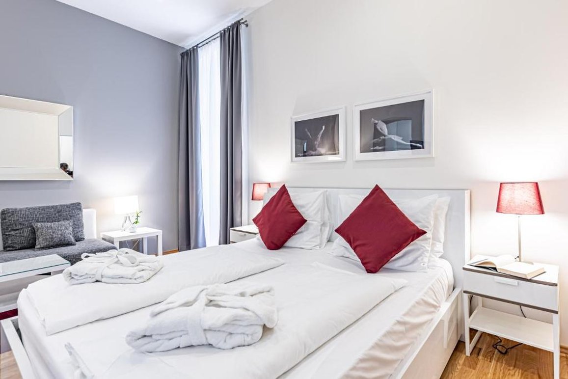 The Levante Rathaus Apartments. 8/60