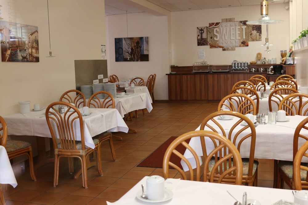 Elbbrucken Hotel 39/50