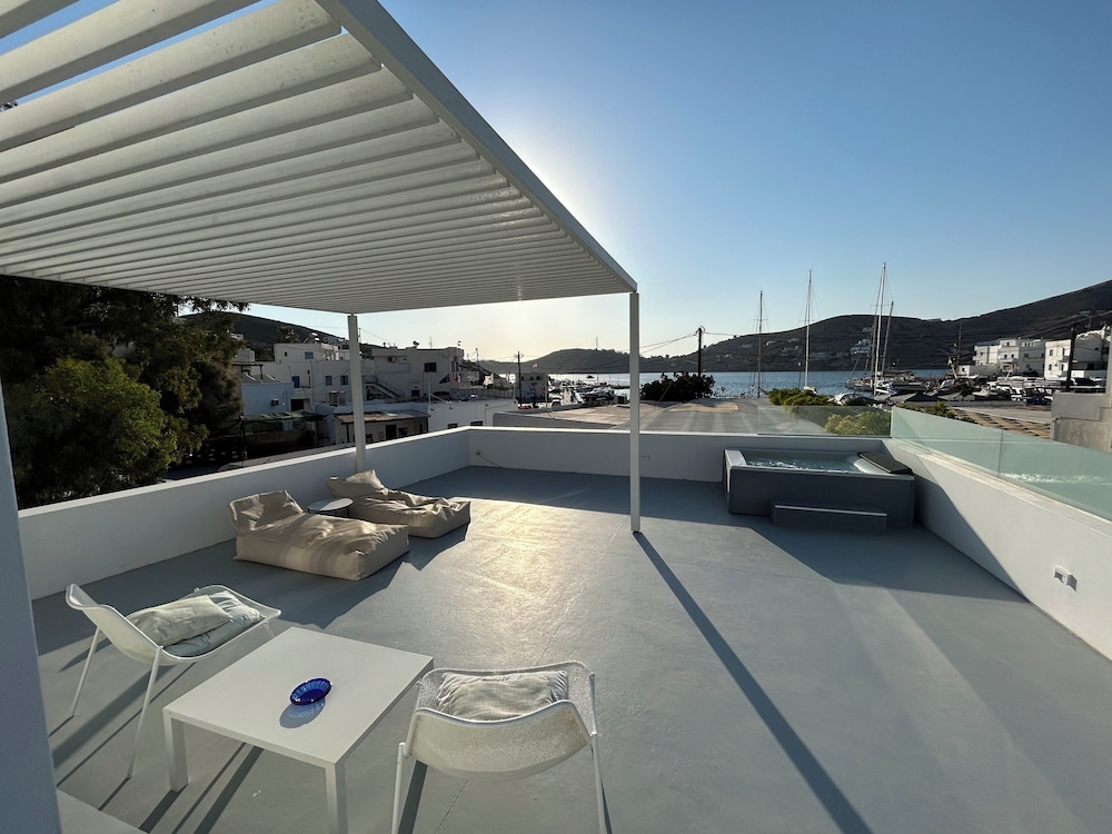 Relux Ios Hotel 40/74