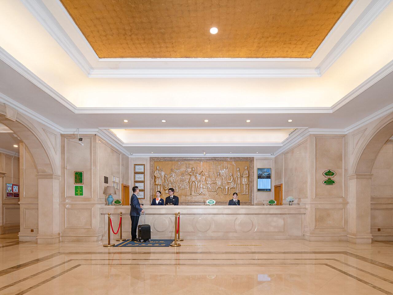 Vienna International Hotel (Chengdu West Railway Station Qingyang Wanda) 8/47