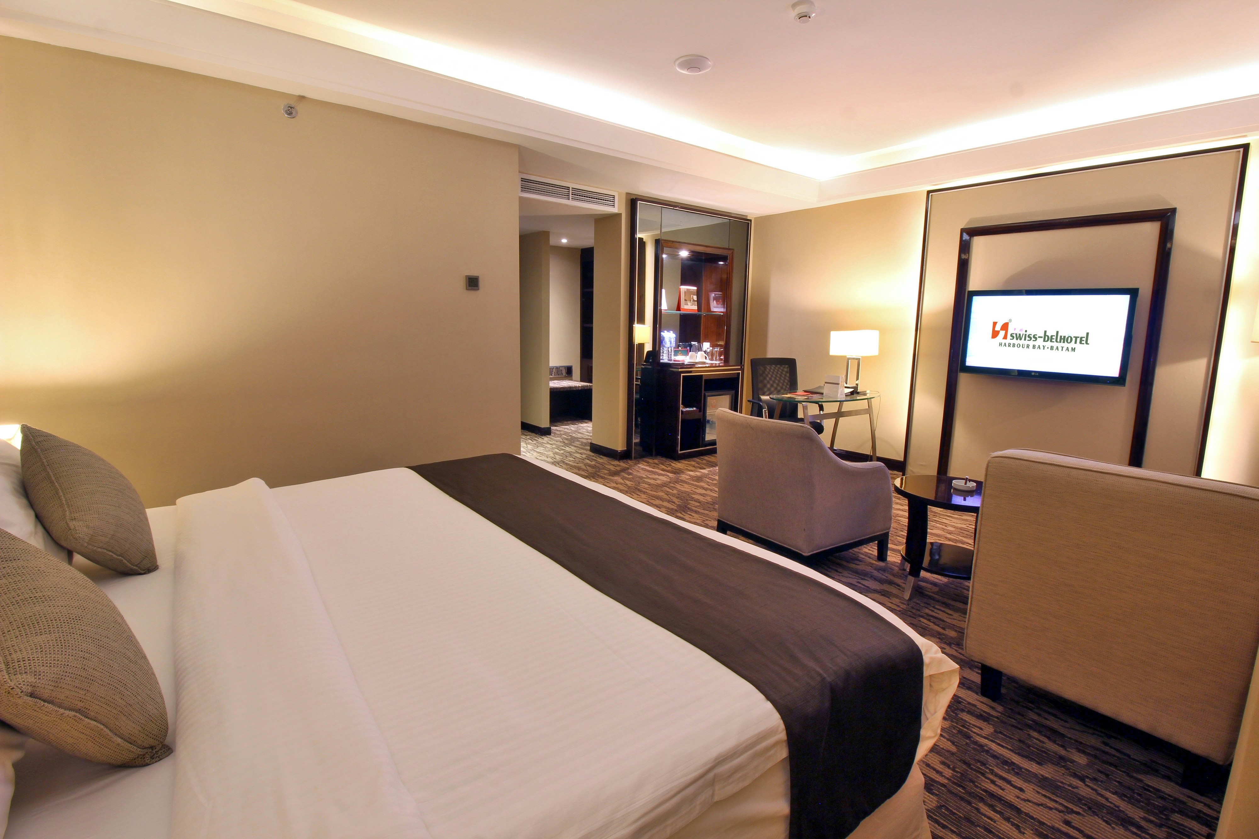 SWISS-BELHOTEL HARBOUR BAY 18/81