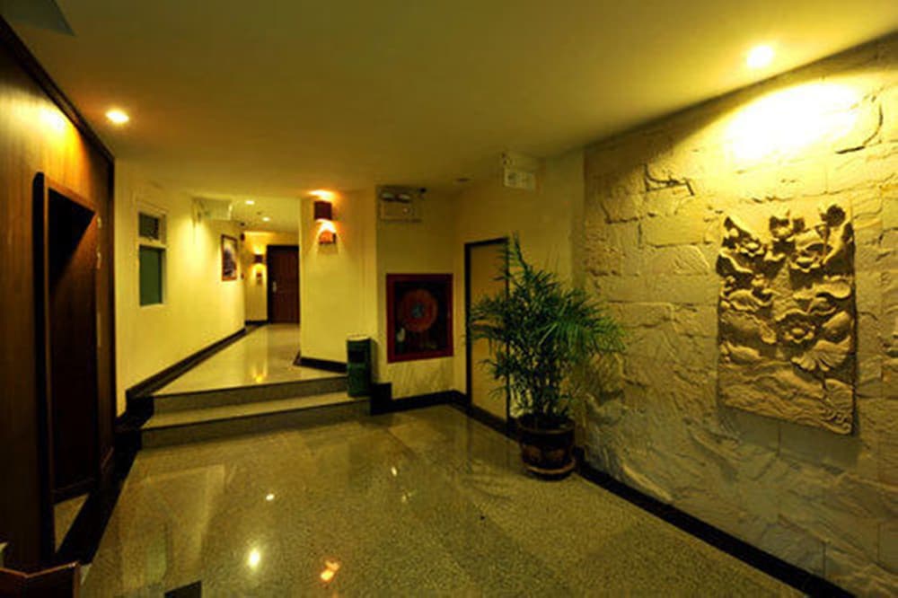 Fresh Inn Hotel 44/64