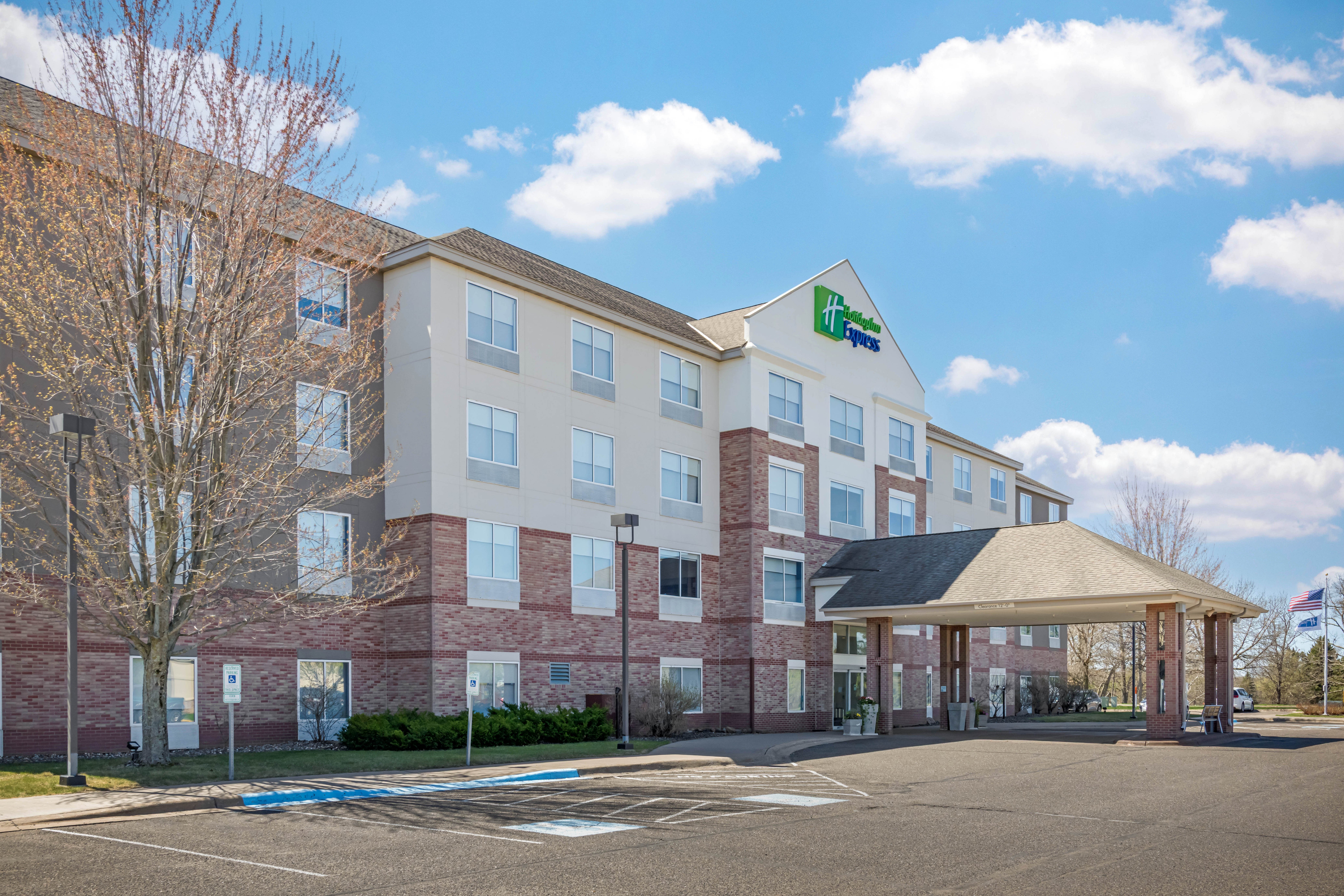 Holiday Inn Express St. Croix Valley 71/76