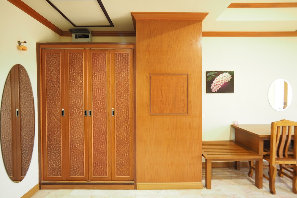 Amorn Sukhothai Hotel 10/32