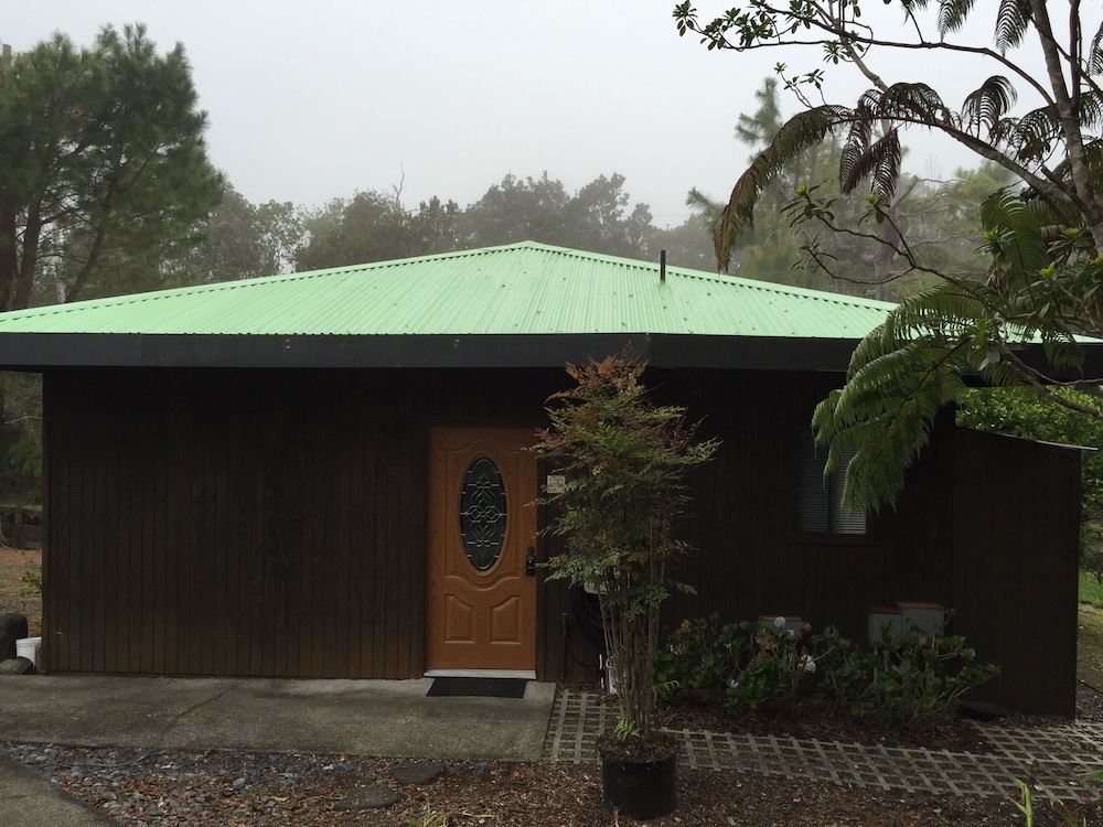 Volcano Acres Ranch Bed and Breakfast 2/75