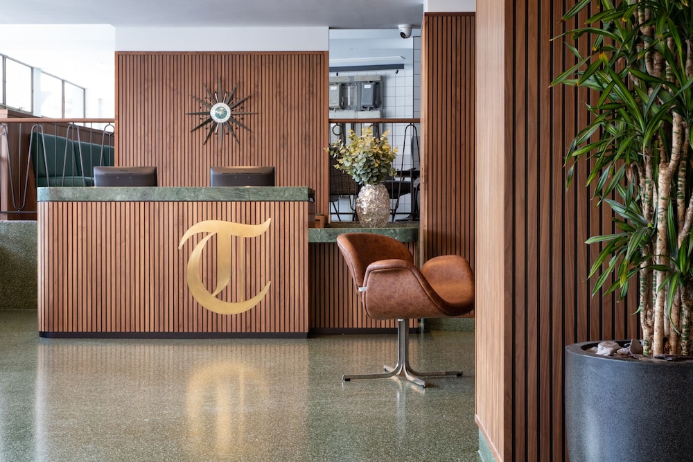 Telegraph Hotel Coventry Hotel 8/68