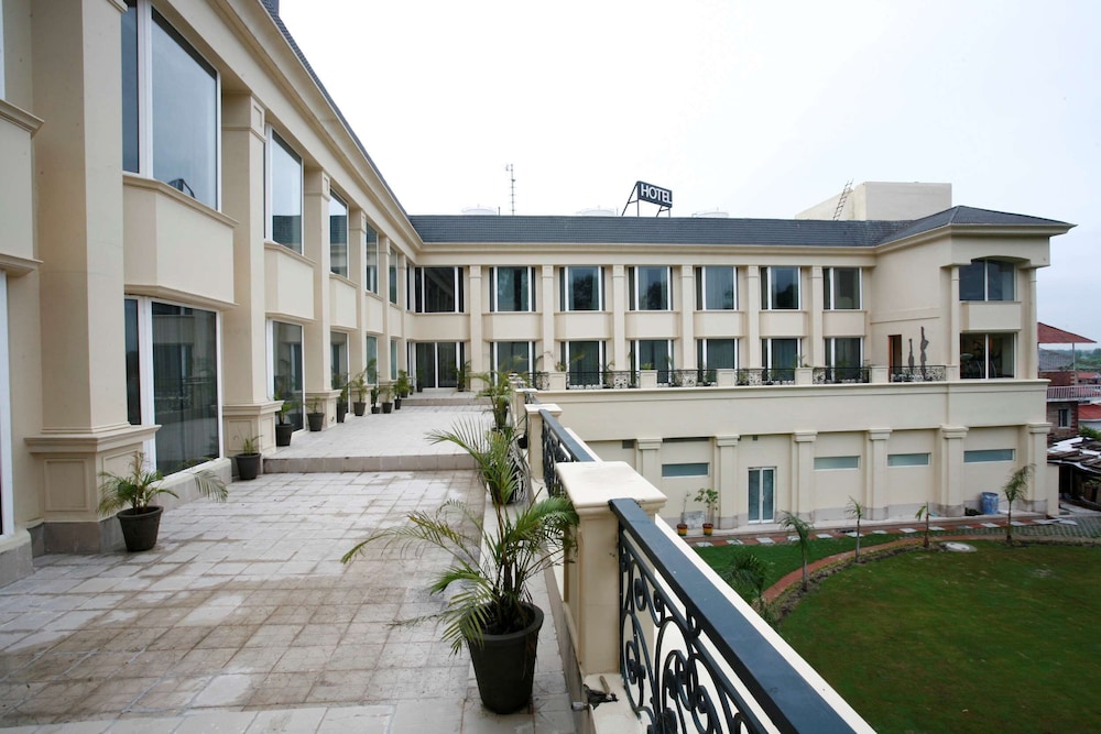 AMBROSIA SAROVAR PORTICO 42/50