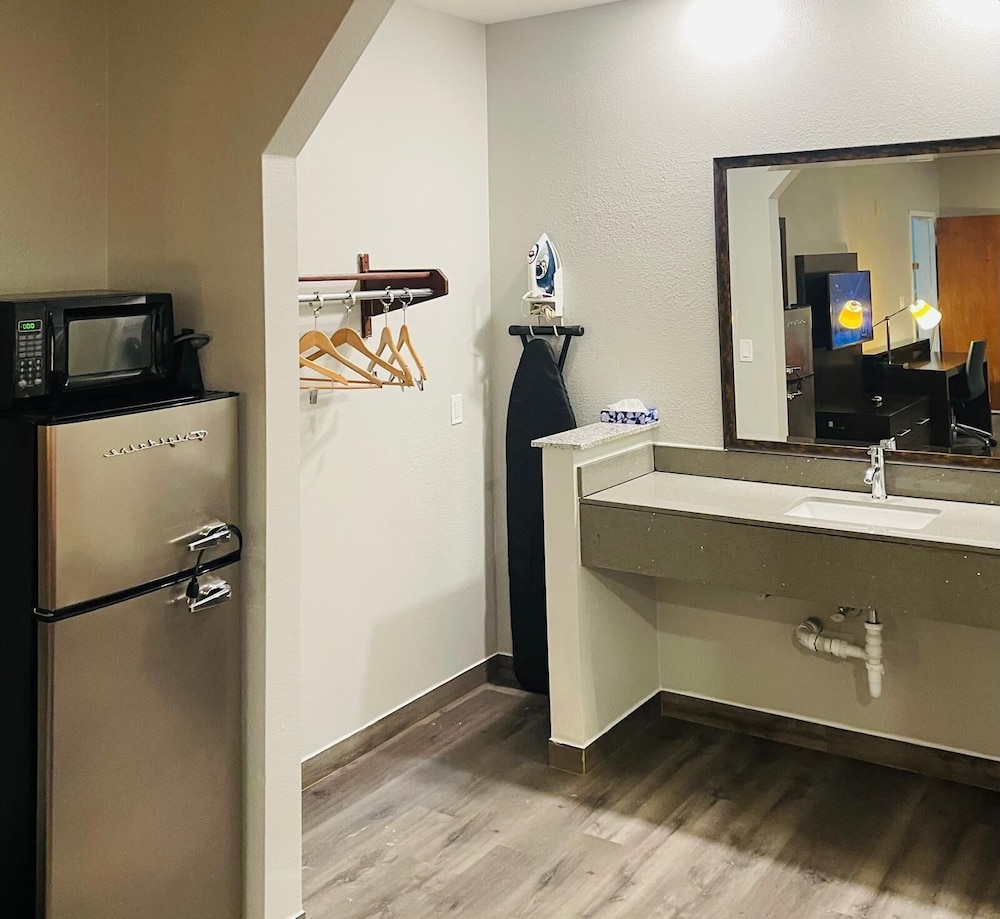 Americas Best Value Inn La Porte 46/46