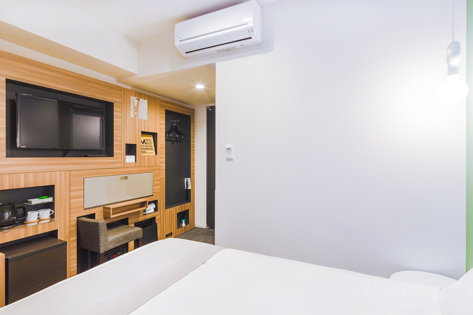 SEMI ROOM, SEMI DOUBLE BED